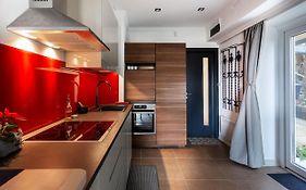 Panoramic Comfort In The Luxurious Green District!
